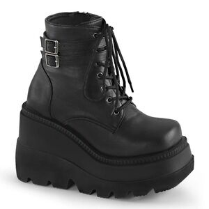 Demonia Shaker 52 Platform Boots